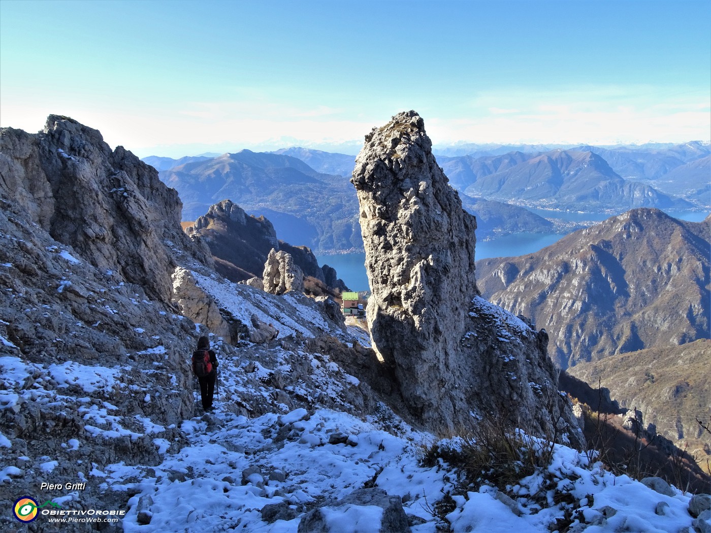 59 Scendendo dal Colle Garibaldi al Rif. Rosalba.JPG